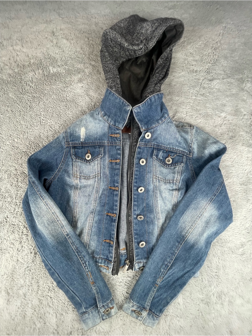 Blue denim jacket with hood and zipper #denimjacket #hooded Ashley Denim Large